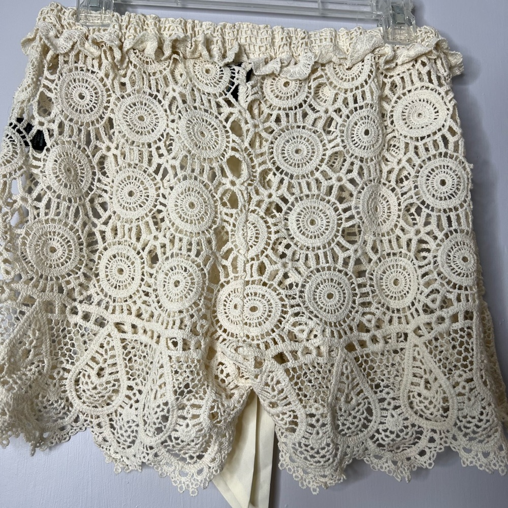 NWOT Cynthia Rowley Cream Lace Swim Coverup Shorts W/Scalloped Hem - Picture 3 of 10